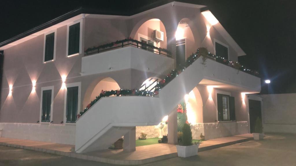B&B Villa Antonella Piazza Armerina Buitenkant foto